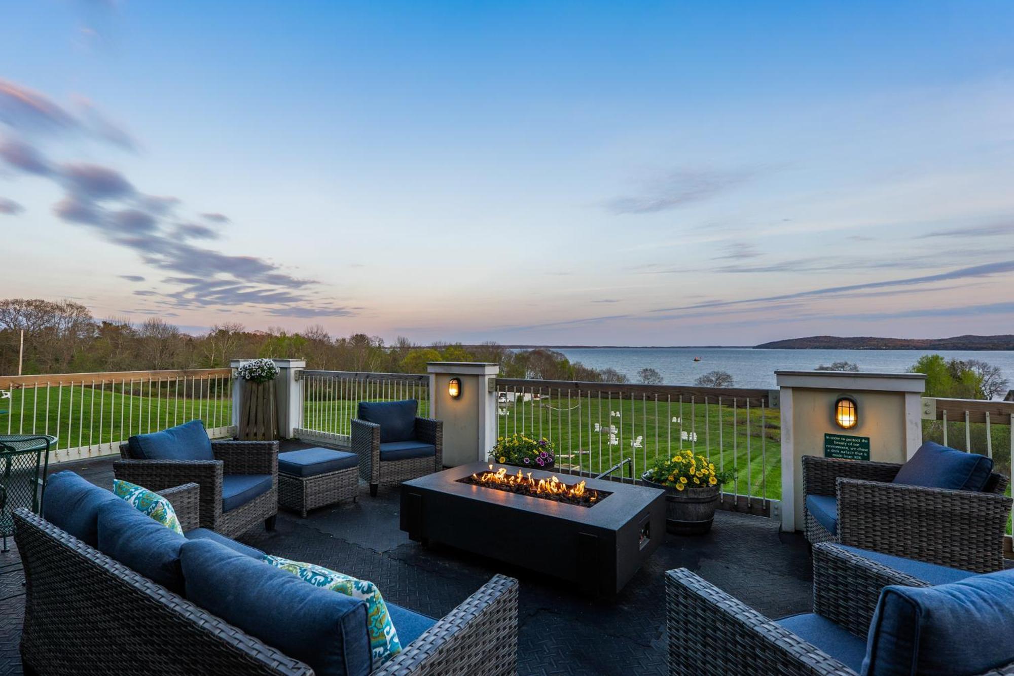 Fireside Inn, Ocean'S Edge Belfast Exterior foto