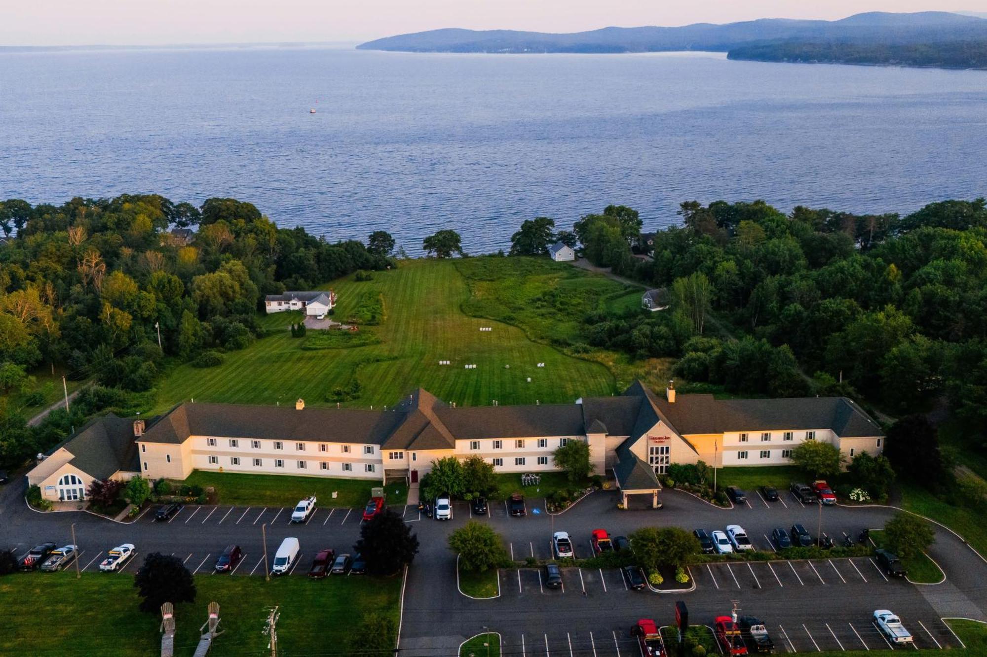 Fireside Inn, Ocean'S Edge Belfast Exterior foto